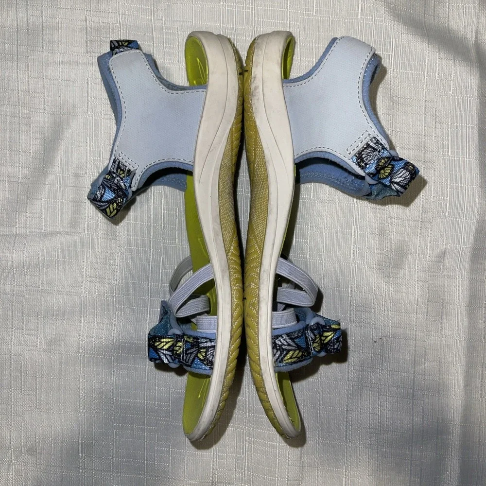 Keen Verano sandals Youth size 4 girls Hydrangea Evening Primrose Butterfly